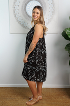 Load image into Gallery viewer, Short Magnum Dress Sari Print

