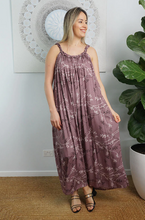 Load image into Gallery viewer, Long Magnum Dress Sari Print
