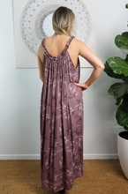 Load image into Gallery viewer, Long Magnum Dress Sari Print
