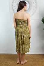 Load image into Gallery viewer, Short Smock Dress Sari Print

