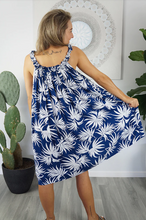 Load image into Gallery viewer, Short Magnum Dress Veronica Print
