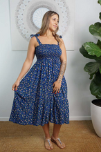 Load image into Gallery viewer, 3/4 Tie Up Smock Dress Starflower Print
