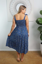 Load image into Gallery viewer, 3/4 Tie Up Smock Dress Starflower Print
