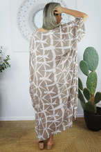 Load image into Gallery viewer, Long Kaftan Dress Hampshire Print
