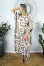 Load image into Gallery viewer, Long Kaftan Dress Hampshire Print
