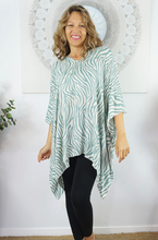 Load image into Gallery viewer, Short Tunic Madagascar Print

